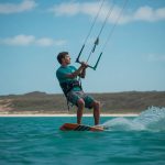 Roteiro de turismo esportivo no Ceará: combinando kitesurf, tênis e experiências gastronômicas locais
